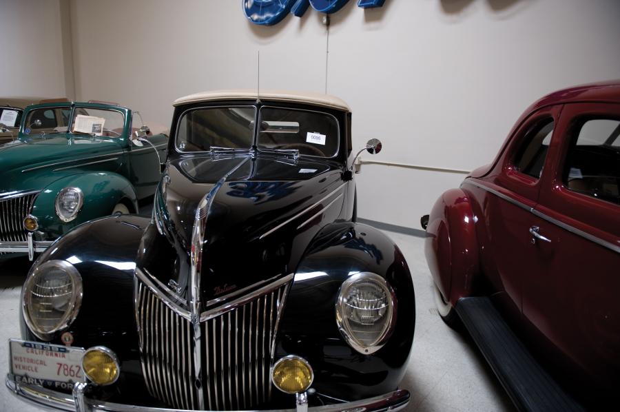  Ford DeLuxe Convertible Coupe 1939 года  (фото 1 из 6)